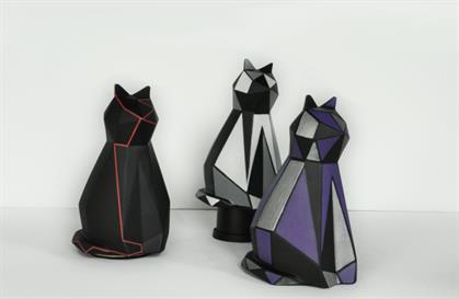 Neko, Chat origami, figurine chat, sculpture chat, chat design, chat statue décoration, chat décoration design, chat décoration résine, chat décoration jardin, chat origami statue, chat origami décoration, chat béton, chat résine,