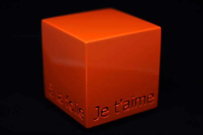 Cube empreinte - marguerite - résine laque orange