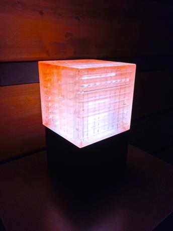 Le cube et ses 100 barres de verre